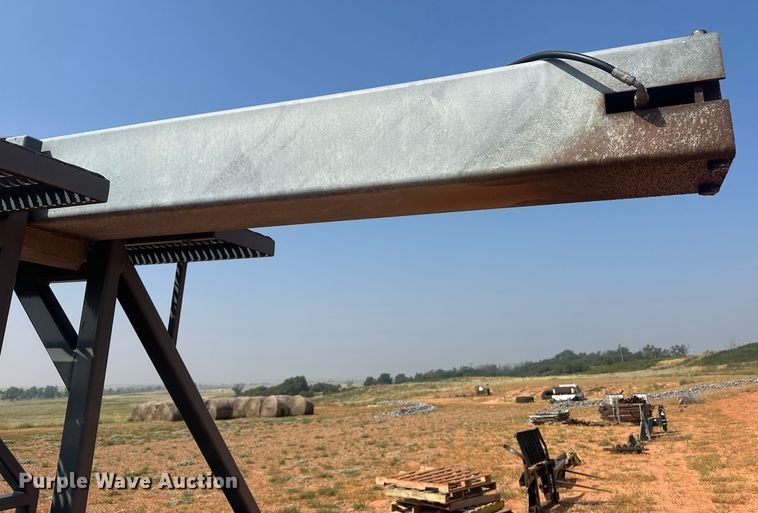 image for item JJ9927 2014 CellXion RCLX35  Utility trailer with boom