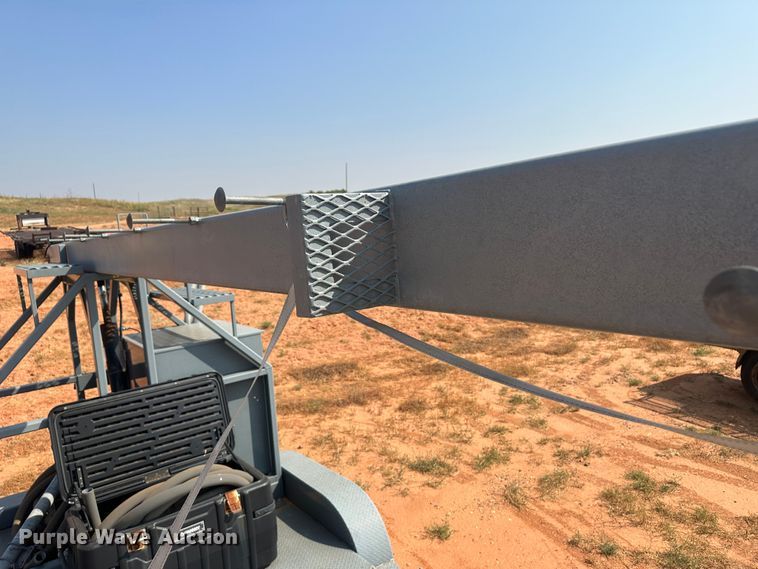 image for item JJ9927 2014 CellXion RCLX35  Utility trailer with boom