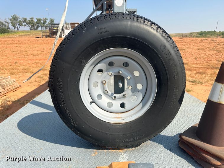 image for item JJ9927 2014 CellXion RCLX35  Utility trailer with boom