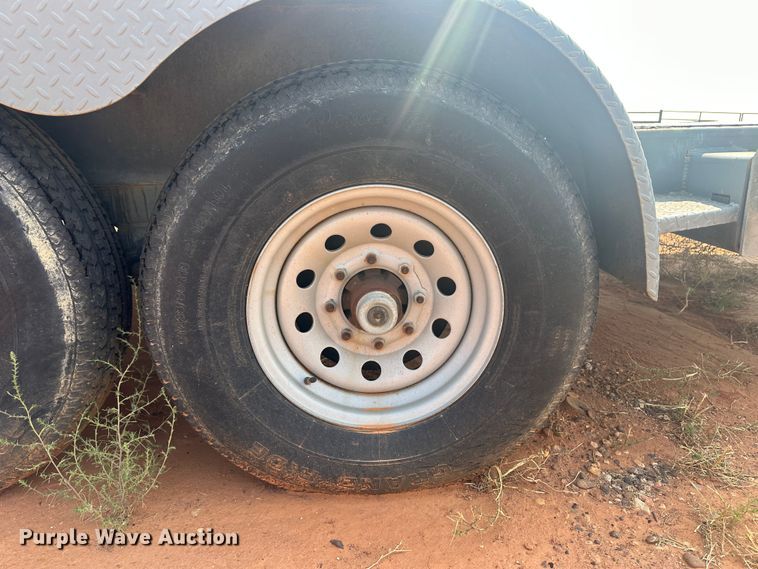 image for item JJ9927 2014 CellXion RCLX35  Utility trailer with boom