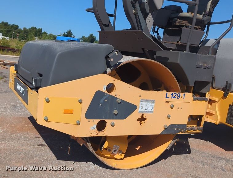 image for item KB9379 2014 Volvo DD110B  double drum vibratory roller