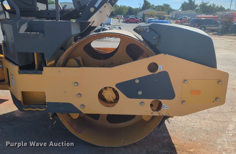 image for item KB9379 2014 Volvo DD110B  double drum vibratory roller