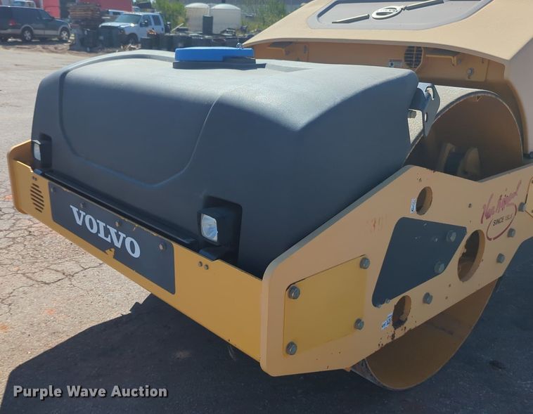 image for item KB9379 2014 Volvo DD110B  double drum vibratory roller