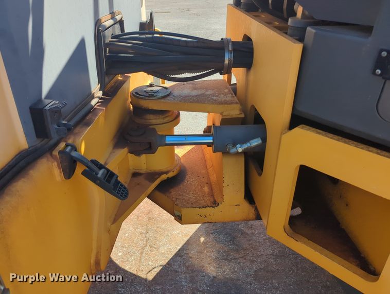 image for item KB9379 2014 Volvo DD110B  double drum vibratory roller