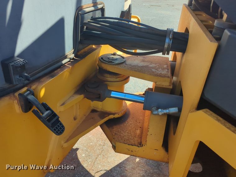 image for item KB9379 2014 Volvo DD110B  double drum vibratory roller