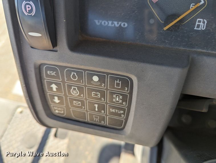 image for item KB9379 2014 Volvo DD110B  double drum vibratory roller