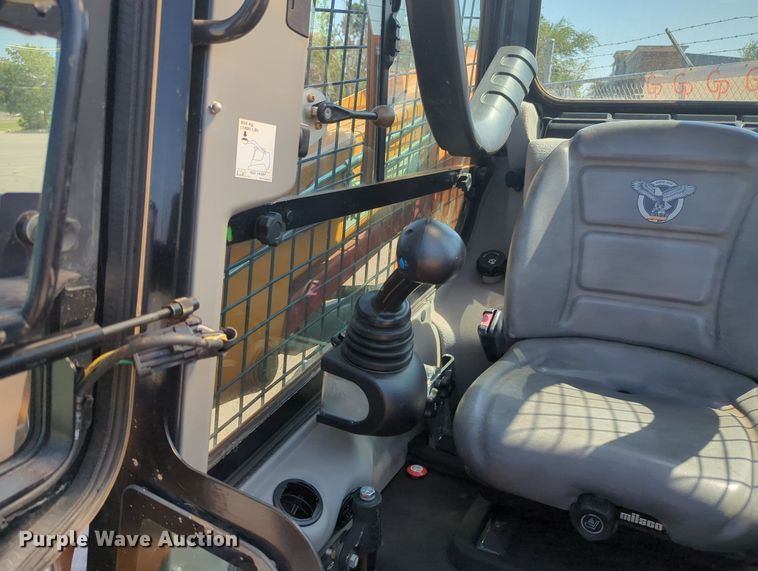 image for item KB9392 2017 Case TR270  tracked skid steer loader