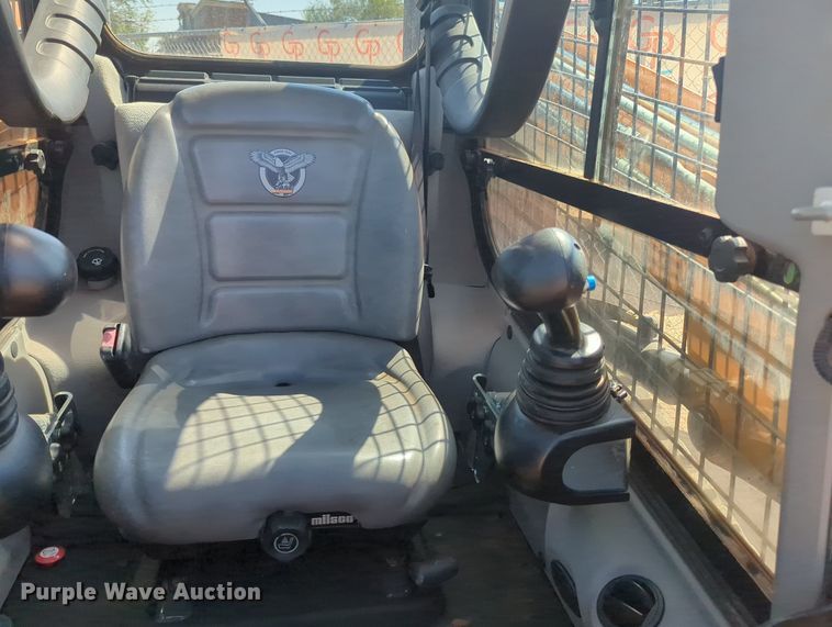 image for item KB9392 2017 Case TR270  tracked skid steer loader