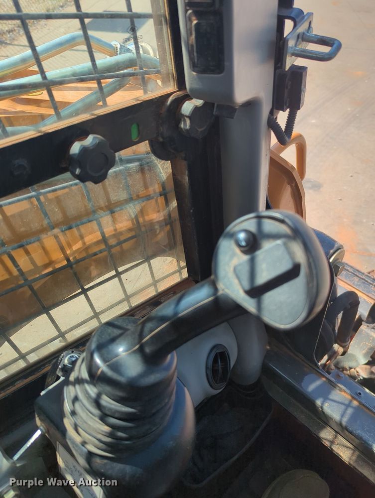 image for item KB9392 2017 Case TR270  tracked skid steer loader