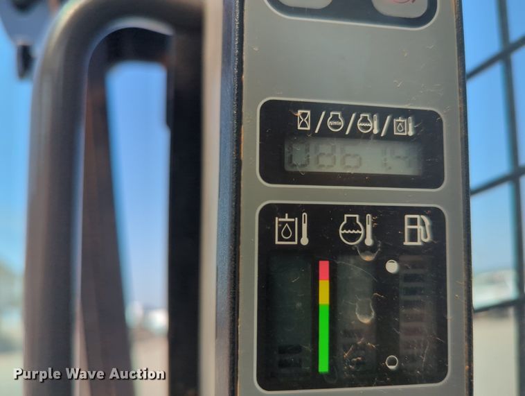 image for item KB9392 2017 Case TR270  tracked skid steer loader