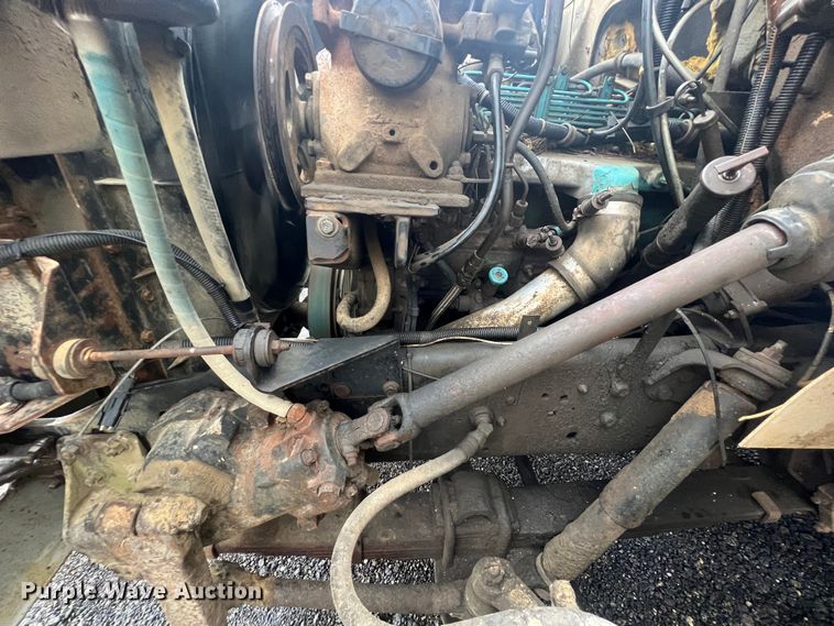 image for item KF9756 1990 International 4700  crew cab bucket truck