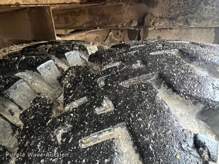 image for item KF9756 1990 International 4700  crew cab bucket truck