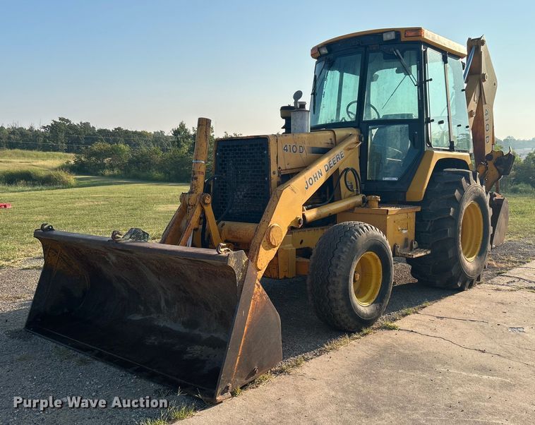 image for item KH9468 1991 John Deere 410D  backhoe