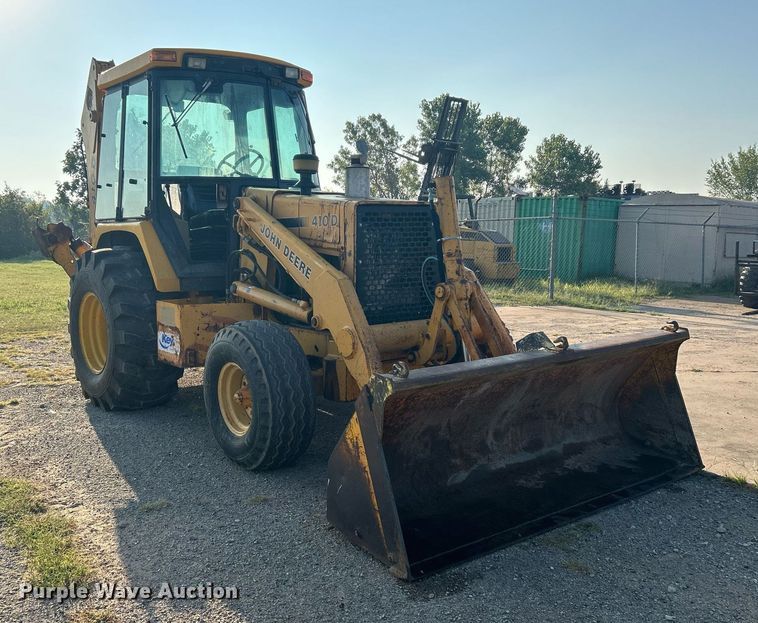 image for item KH9468 1991 John Deere 410D  backhoe