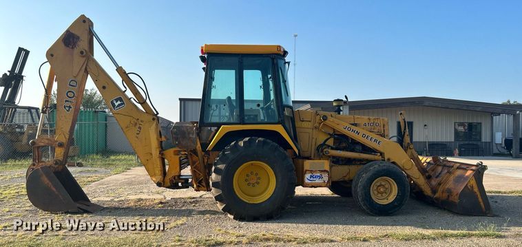 image for item KH9468 1991 John Deere 410D  backhoe