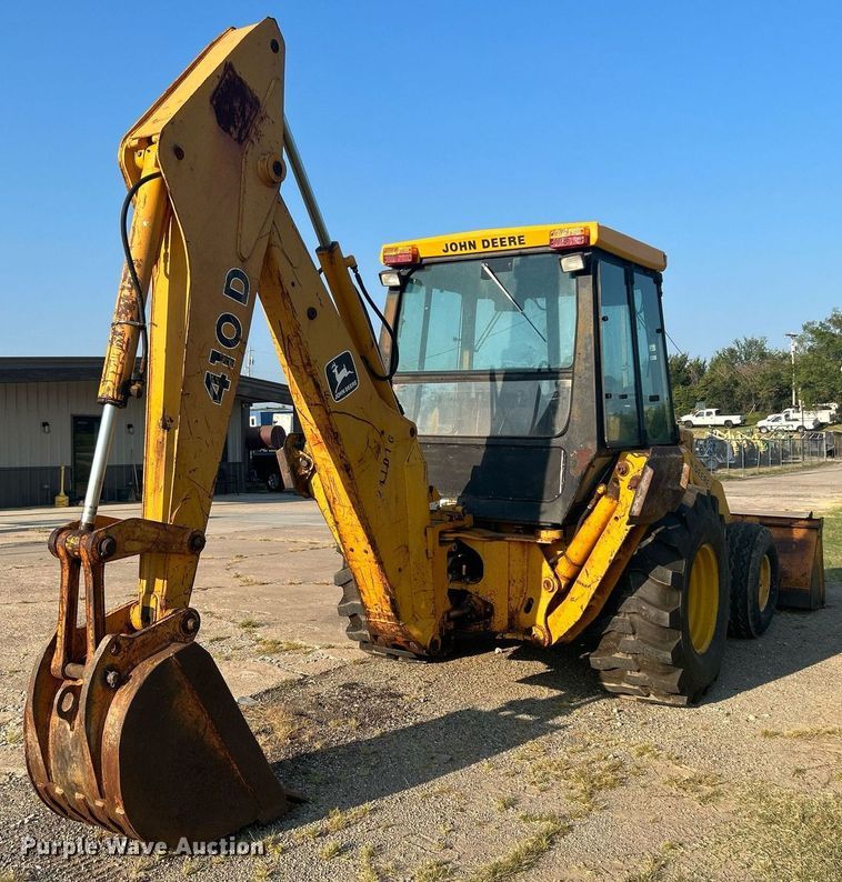 image for item KH9468 1991 John Deere 410D  backhoe