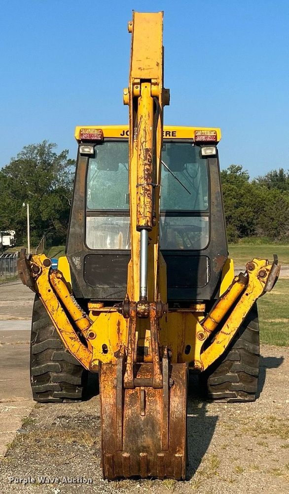 image for item KH9468 1991 John Deere 410D  backhoe