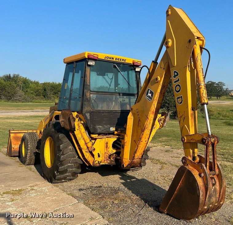 image for item KH9468 1991 John Deere 410D  backhoe