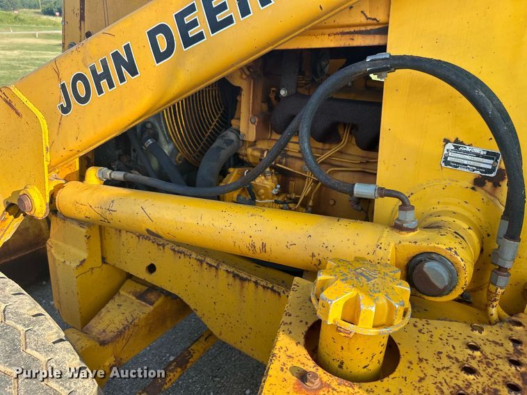 image for item KH9468 1991 John Deere 410D  backhoe