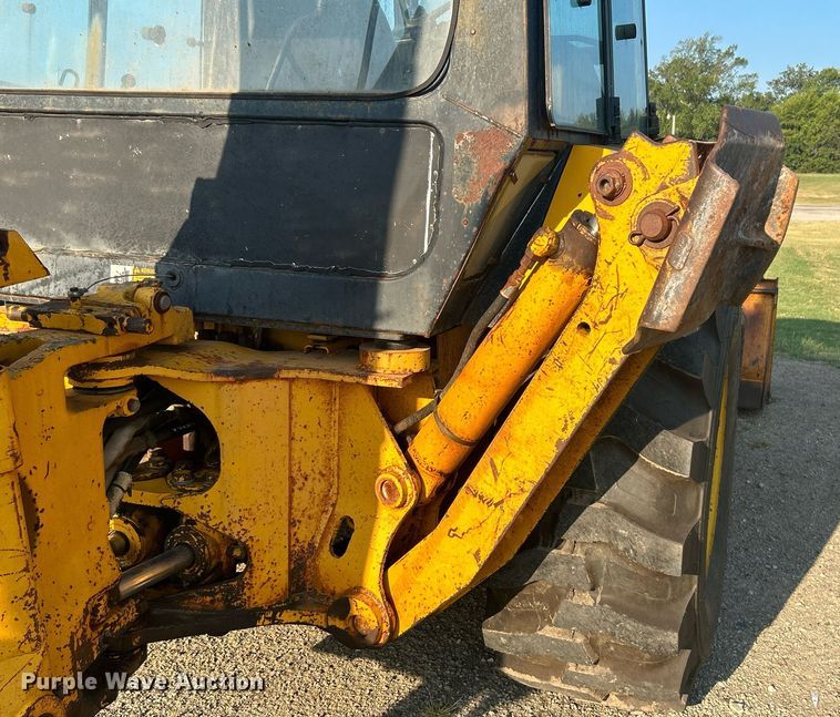 image for item KH9468 1991 John Deere 410D  backhoe