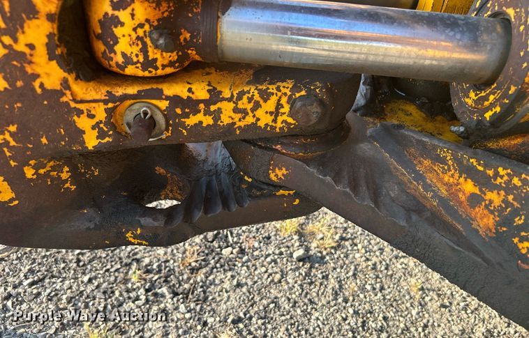 image for item KH9468 1991 John Deere 410D  backhoe