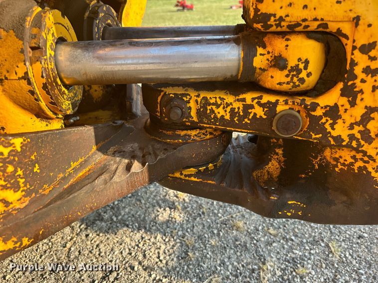 image for item KH9468 1991 John Deere 410D  backhoe