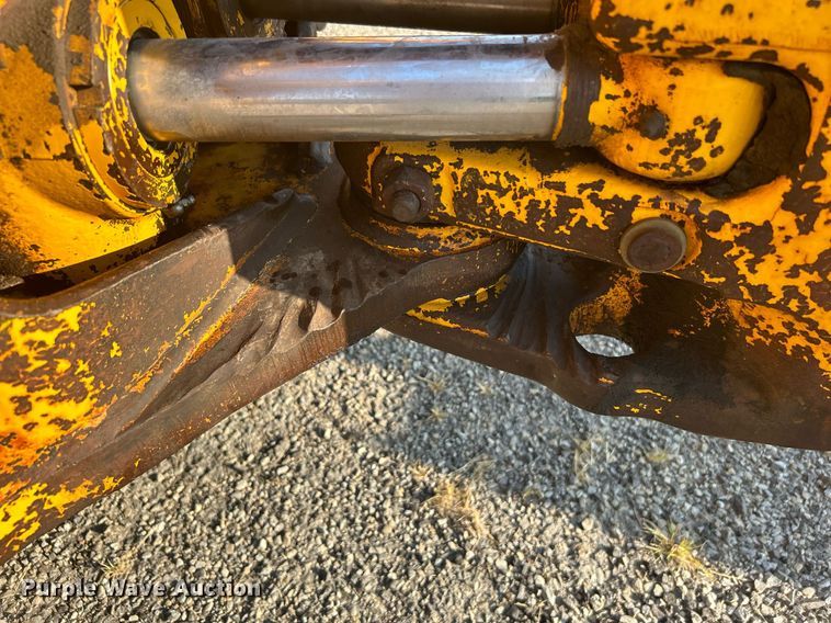 image for item KH9468 1991 John Deere 410D  backhoe