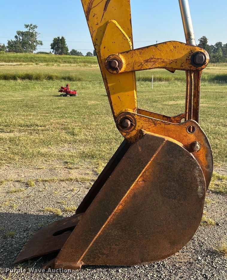 image for item KH9468 1991 John Deere 410D  backhoe