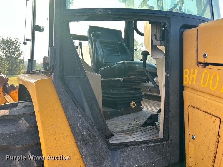 image for item KH9468 1991 John Deere 410D  backhoe