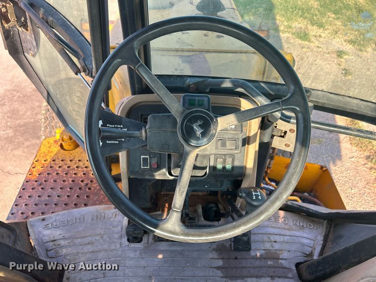 image for item KH9468 1991 John Deere 410D  backhoe