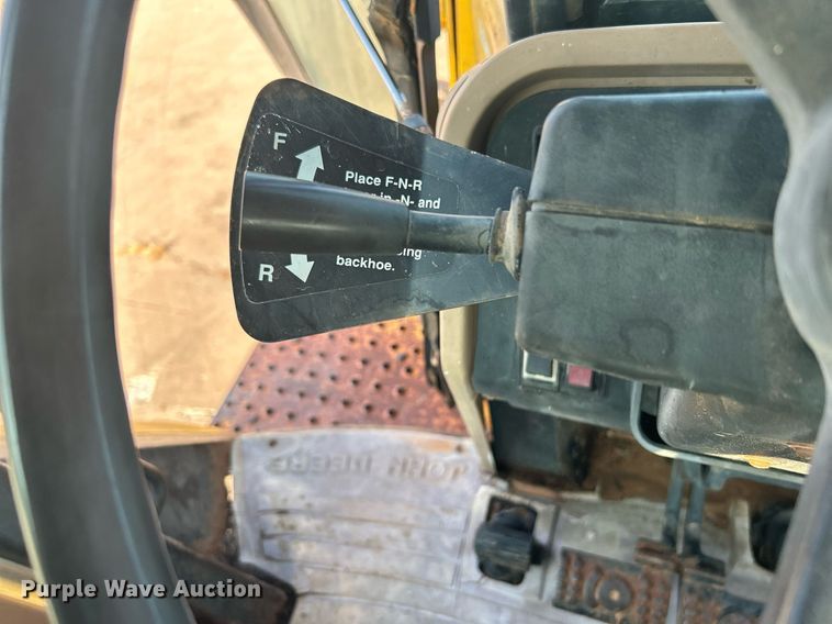 image for item KH9468 1991 John Deere 410D  backhoe