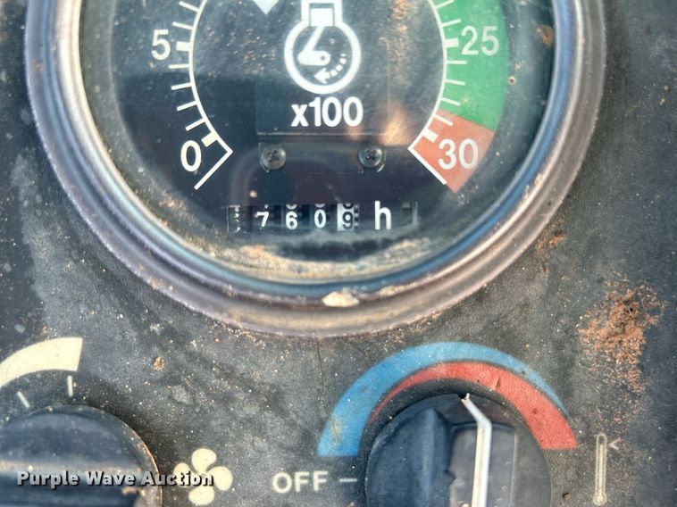 image for item KH9468 1991 John Deere 410D  backhoe