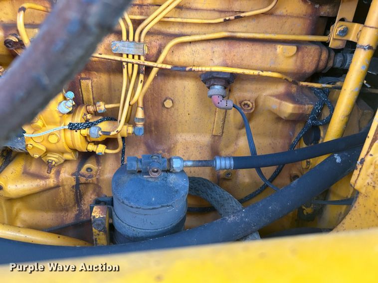 image for item KH9468 1991 John Deere 410D  backhoe