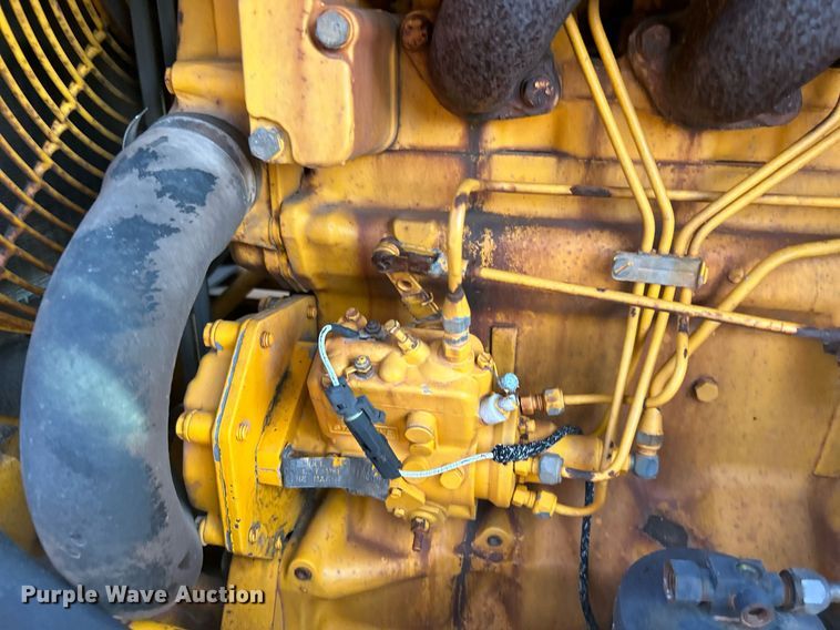 image for item KH9468 1991 John Deere 410D  backhoe