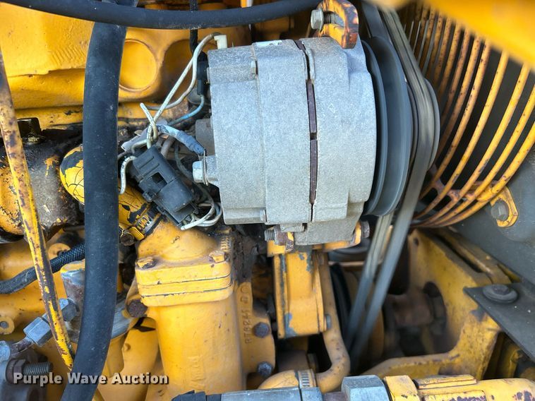 image for item KH9468 1991 John Deere 410D  backhoe