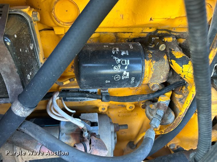 image for item KH9468 1991 John Deere 410D  backhoe