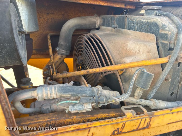 image for item KH9468 1991 John Deere 410D  backhoe