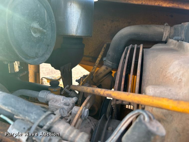 image for item KH9468 1991 John Deere 410D  backhoe