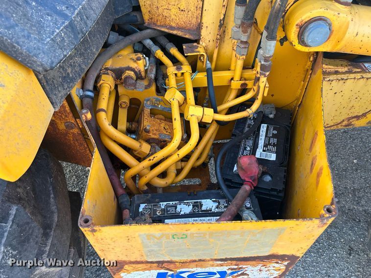 image for item KH9468 1991 John Deere 410D  backhoe