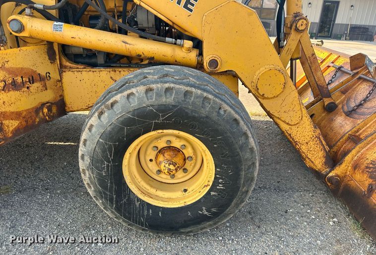 image for item KH9468 1991 John Deere 410D  backhoe