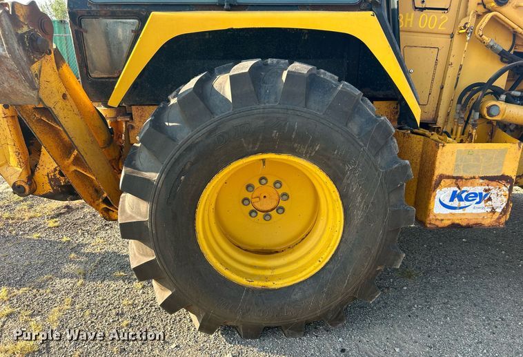 image for item KH9468 1991 John Deere 410D  backhoe