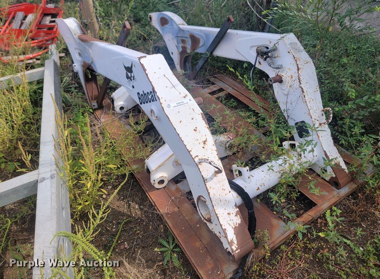 image for item KS9144 Bobcat S300  skid steer loader arms
