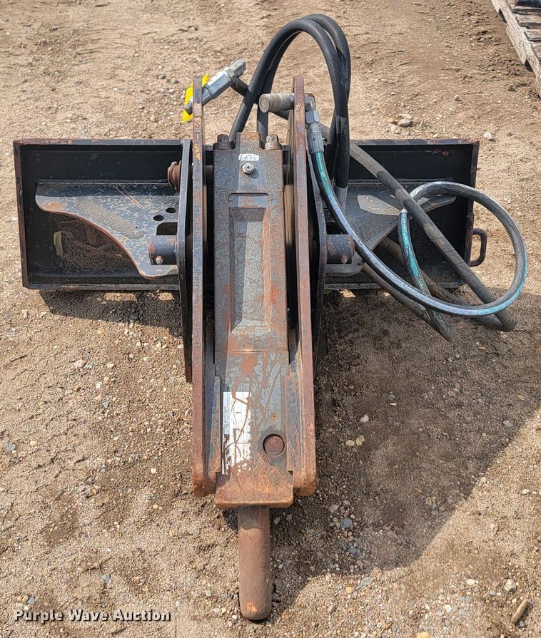 image for item KS9149 Stanley MB2570  skid steer breaker