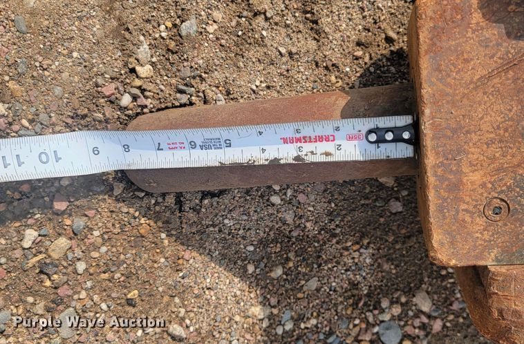 image for item KS9149 Stanley MB2570  skid steer breaker