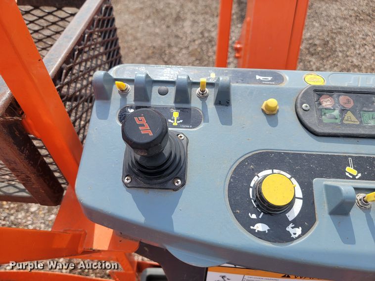 image for item KS9154 2006 JLG 460SJ  boom lift