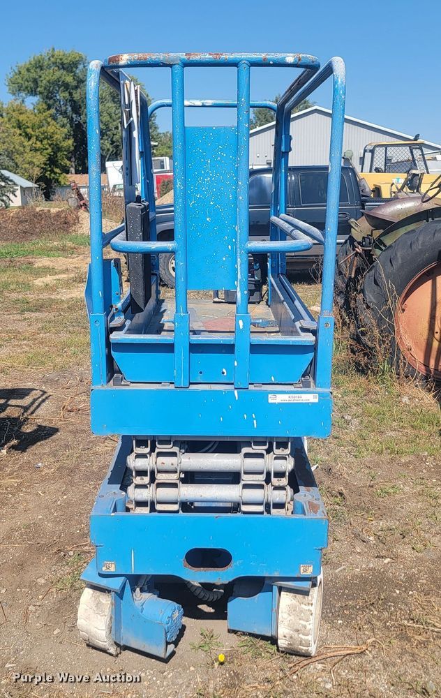 image for item KS9184 2000 Genie GS-1930  scissor lift