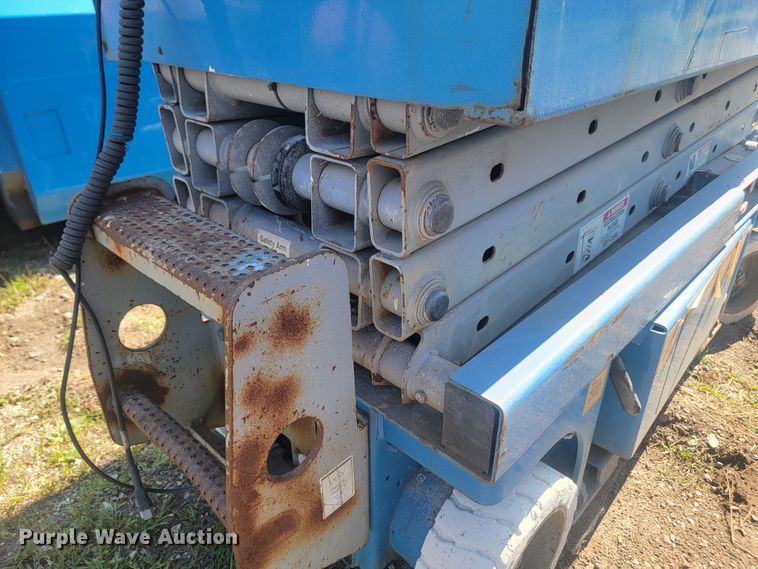 image for item KS9184 2000 Genie GS-1930  scissor lift