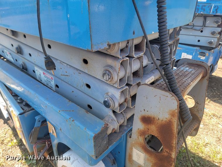 image for item KS9184 2000 Genie GS-1930  scissor lift