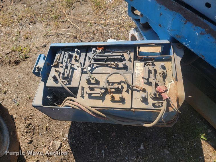 image for item KS9184 2000 Genie GS-1930  scissor lift