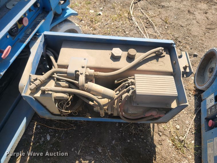 image for item KS9184 2000 Genie GS-1930  scissor lift